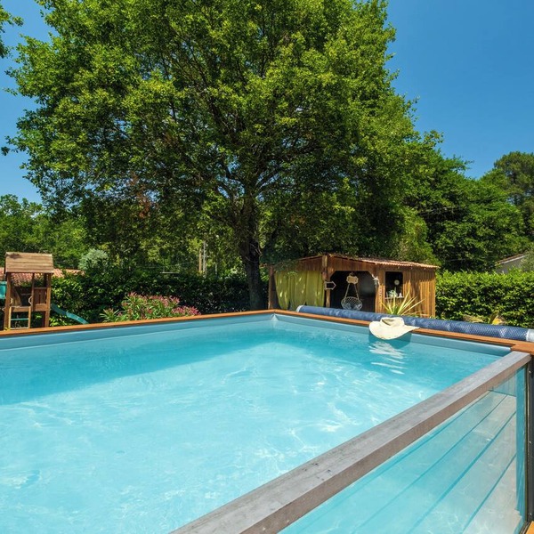 Beautiful lakefront rental: heated VITREE pool, hot tub, air conditioning, bicycles