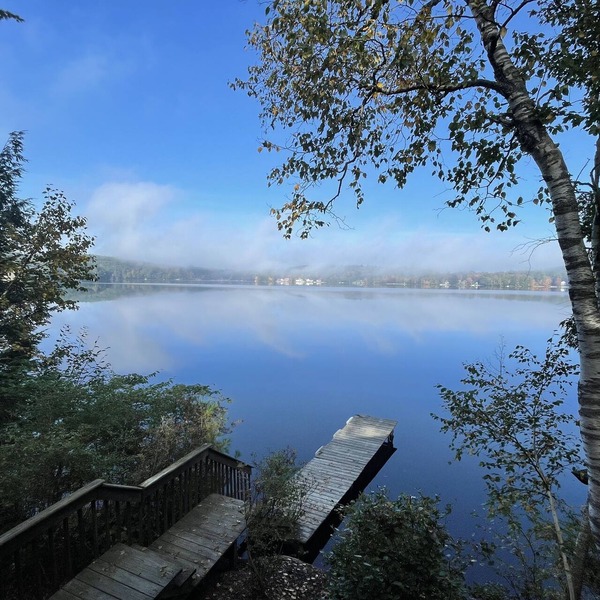 Beautiful Lakefront home - perfect getaway for every season!
