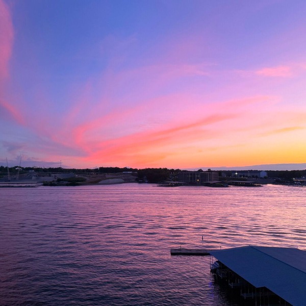 Beautiful Lakefront Getaway-Just a few steps to condo entry-Spectacular views!