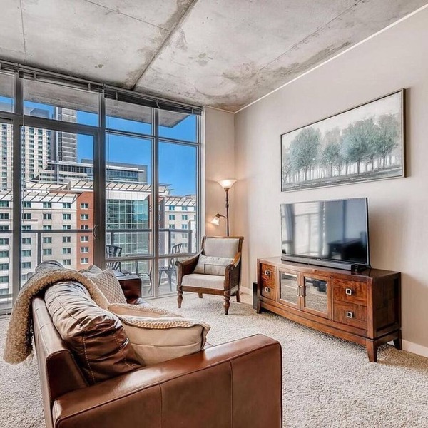 ✨ Beautiful luxurious condo with astonishing views in the heart of Denver!✨