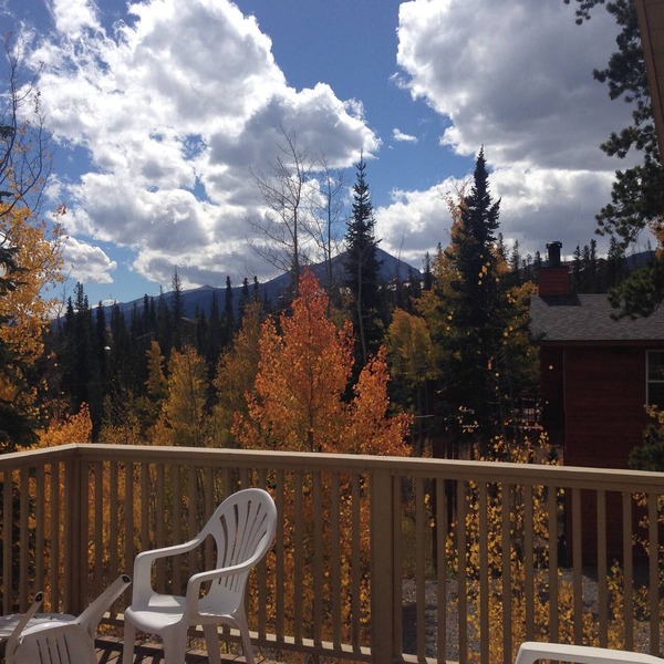 Beautiful Mountain views, 5 ski areas, Nat'l forest hiking, biking, lakes.