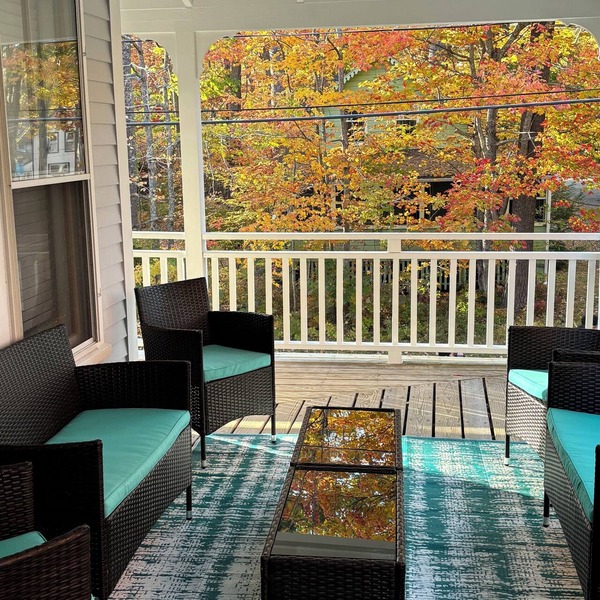 Beautiful, newly renovated 3 bedroom condo in Ocean Park. Short walk to beach!