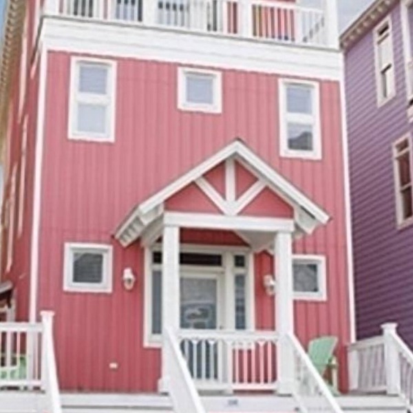 Beautiful Oceanfront Home - Non-Smoking & No Pets
