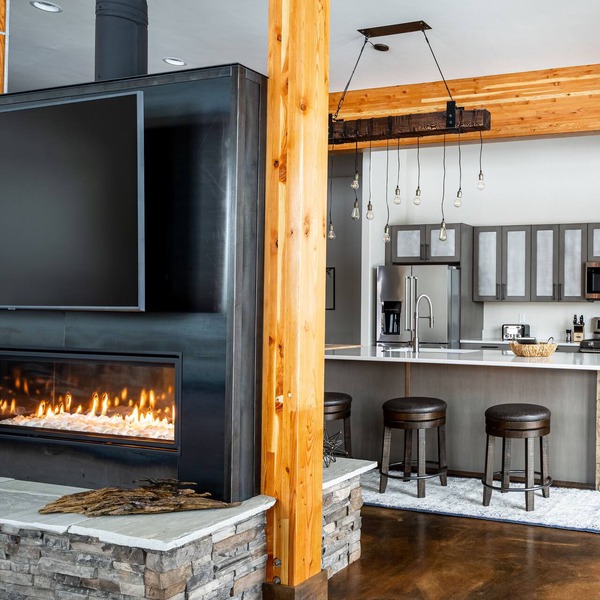 Beautiful, private, perfectly located home for sleeping 16 guests comfortably!