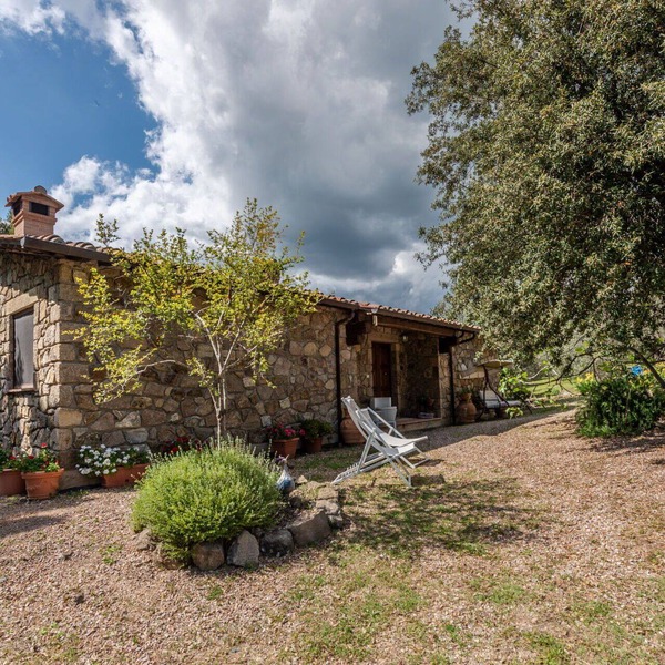 Beautiful private villa with private pool, WIFI, TV, patio, pets allowed and panoramic view