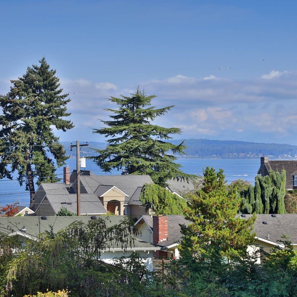 Beautiful Private Park-Like Setting with Water and Mountain Views, Great Wifi