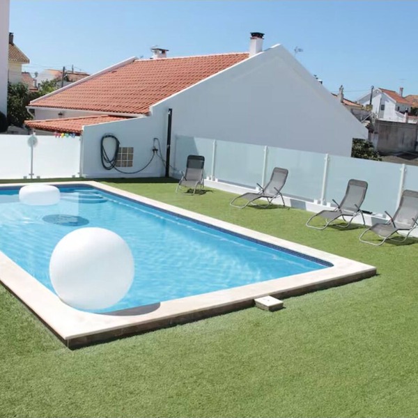 BEAUTIFUL HOLIDAYS HOME IN CAPARICA