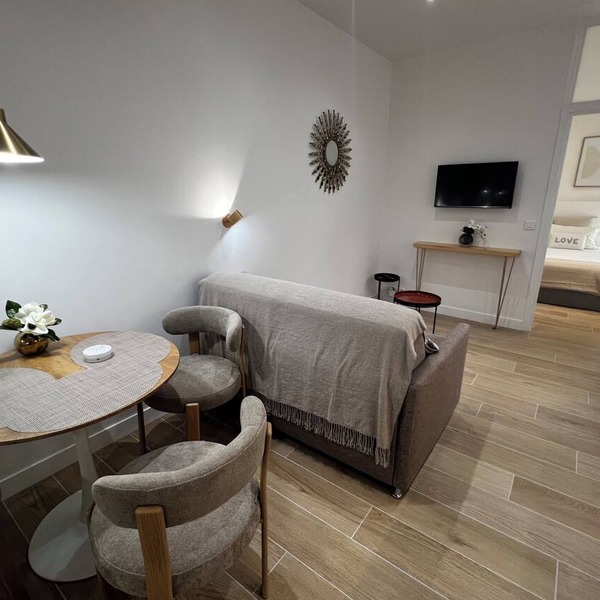 Beautiful & quiet flat, ideally located