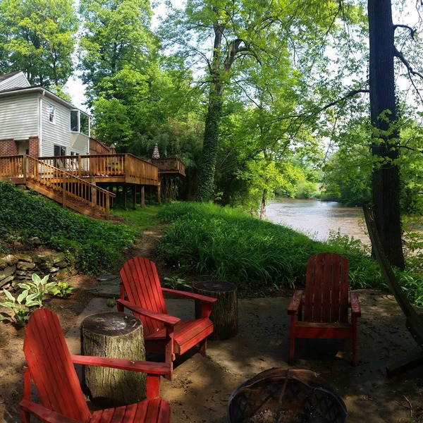 Beautiful riverfront home surrounded by Amish farms in Lancaster