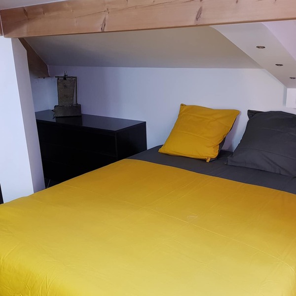 Beautiful room with desk and private bathroom