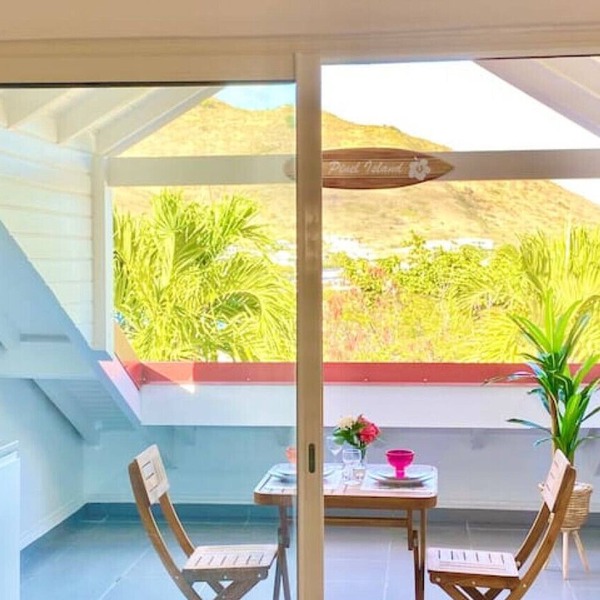 Beautiful S19 suite 300m from the sea with swimming pool