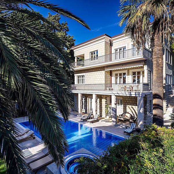 Beautiful Seafront Luxury Villa in Quiet Area Close to Center of Split