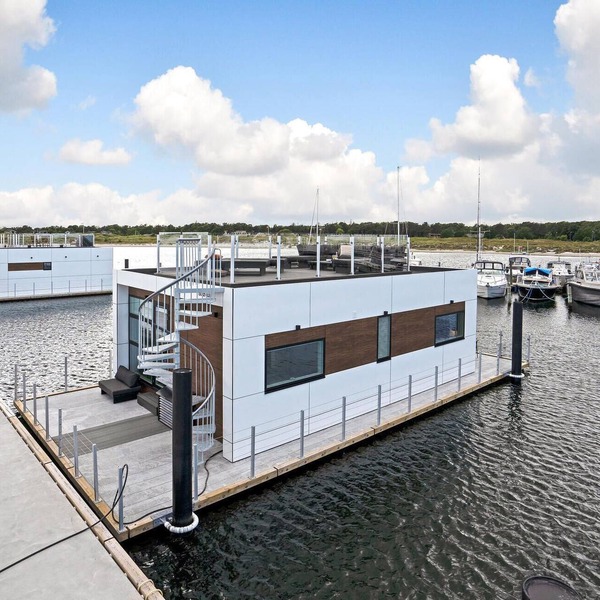 Beautiful ship in Grenaa with WiFi