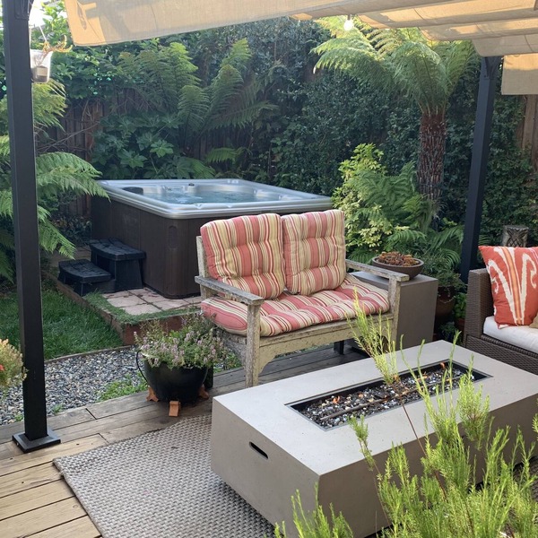 Beautiful Spacious Single Family Home with Hot Tub