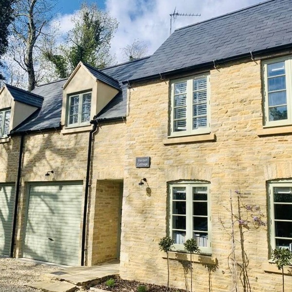 Beautiful, Spacious Cotswold Stone Home Away From Home