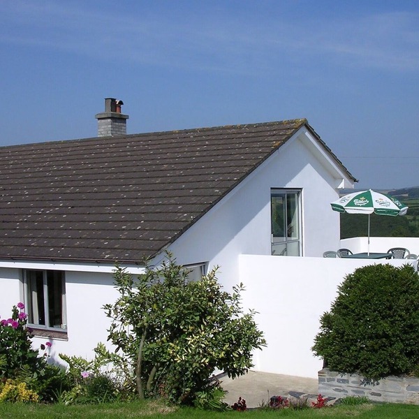 Beautiful spacious, split-level house near Fowey, heated swimming pool, hot tub