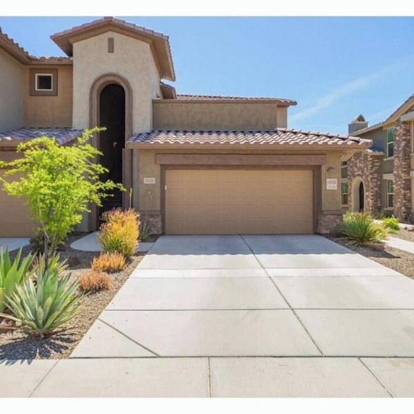 Beautiful upscale unfurnished condo in north Phoenix