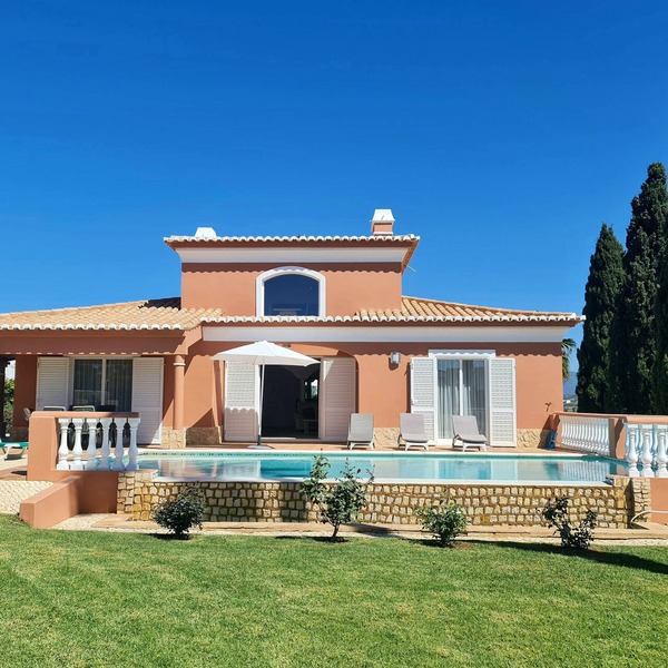 Beautiful villa with private pool & playground near Lagos & the beach