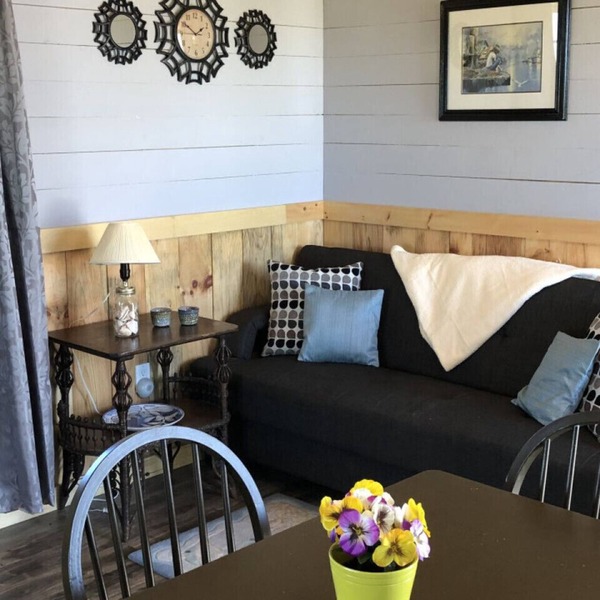 Beautiful Waterfront Studio Cottage