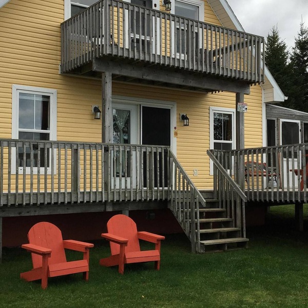 Beautiful waterfront cottage with spectacular view!