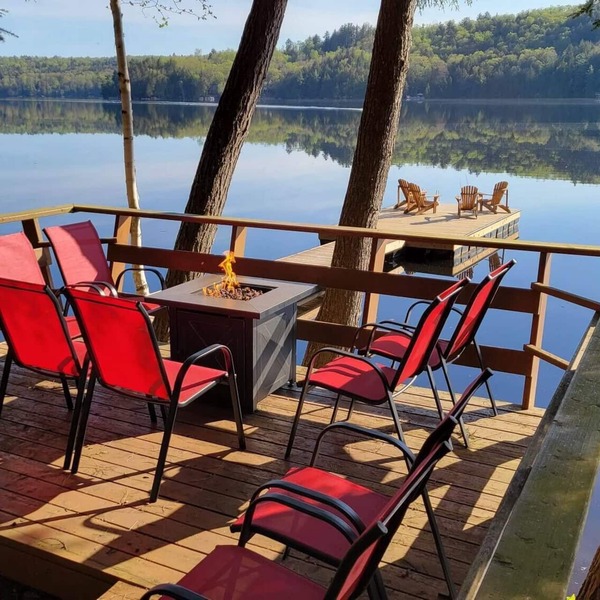 Beautiful Waterfront Cottage on Kennisis Lake