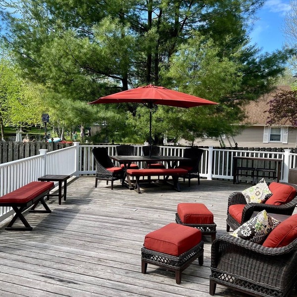 ~BEAUTIFUL WATERFRONT HOME, SYLVAN BEACH~