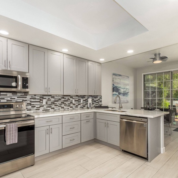 Beautiful Waterfront Villa in Gilbert