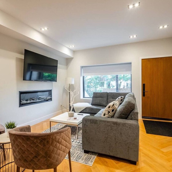 Beautifully Designed 4BR House - Sleeps 8!