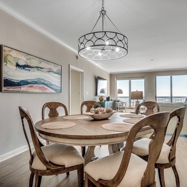 Beautifully Remoded 3 bedroom ocean front condo in Margate tower, Kingston