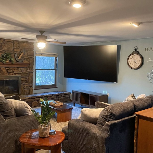 Beaver Lakeshore Escape - Stay right on the shore of Beaver Lake!