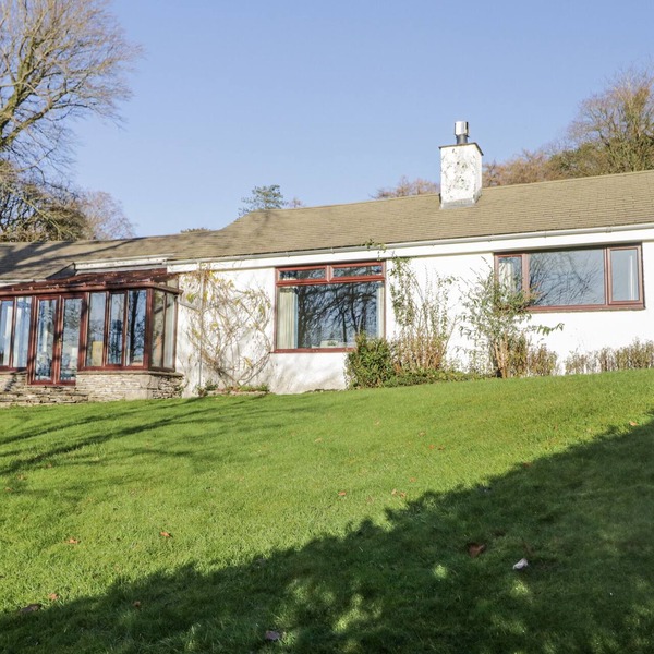 BEECH BRAE, pet friendly, country holiday cottage in Levens