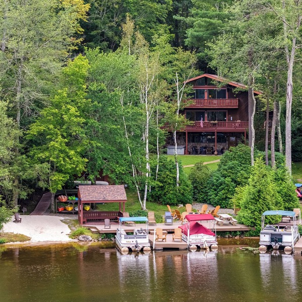 Beech Mt Lakefront Gem! Hot Tub, Kayaks, Billiards