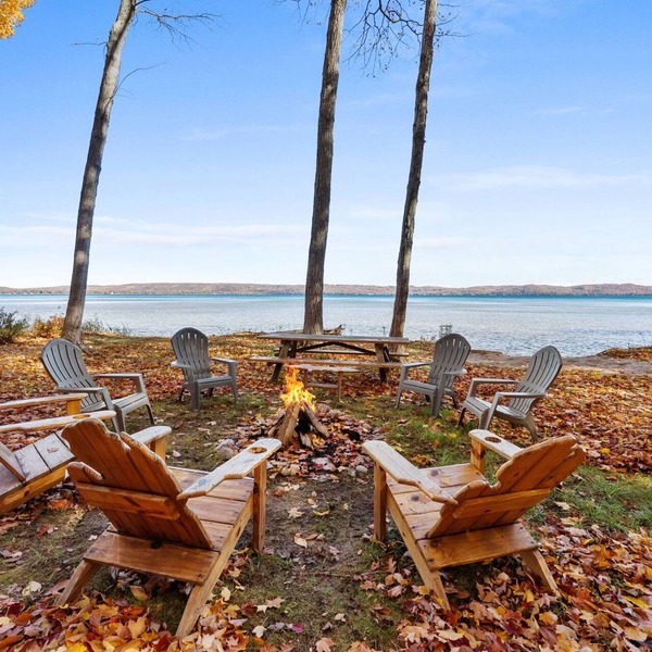 Beech Tree Lodge on Glen Lake in Beautiful Northern Michigan - Minutes from the Sleeping Bear Dunes