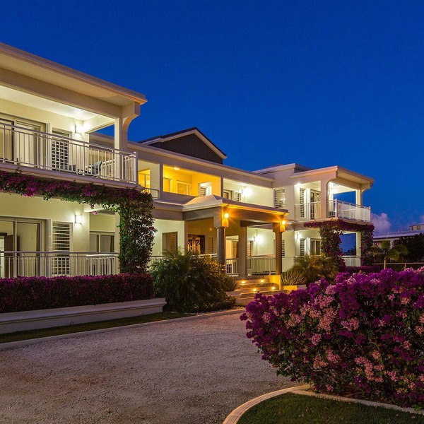 Bella Constantina Villa in Anguilla. Modern design with breath-taking view