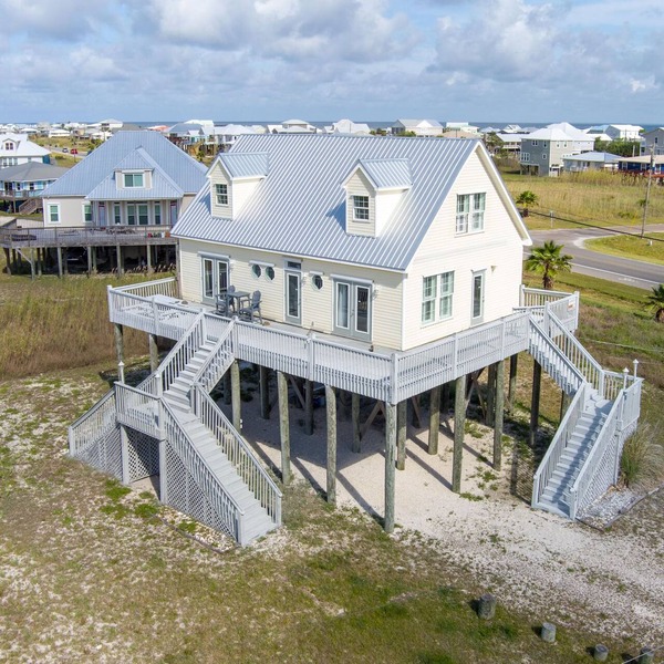 Bella Isla - Gulf Beachside, 2 Bedrooms, 2.5 Baths, Pet Friendly, Sleeps 10.
