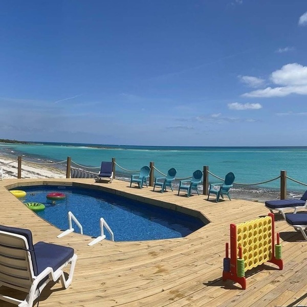 Bella Mare' : Bahamas Oceanfront Rental with Large Hot Tub and Pool.