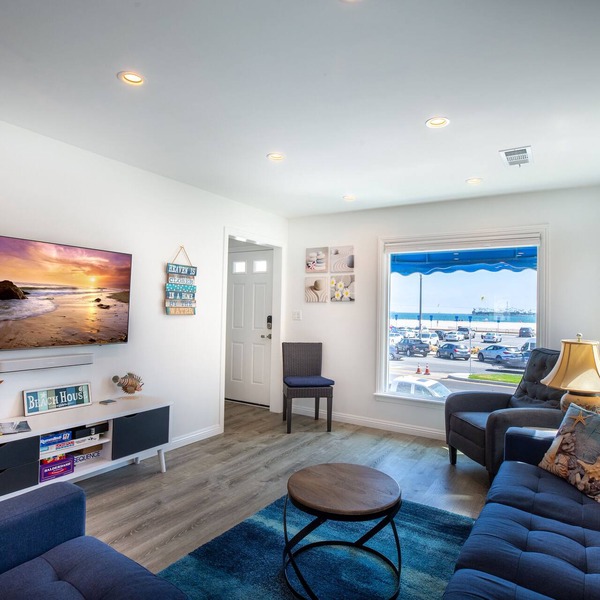 Belmont Shore Beach Stays for 31+ nights - Lowest daily rate for beachfront