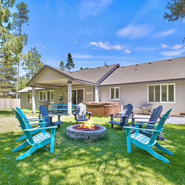 Bend Treehouse Game Room Hot Tub Sleeps 15