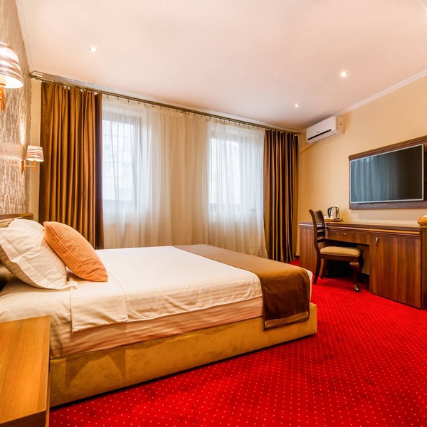 Best accomodation at 800m to Bucharest Old Town