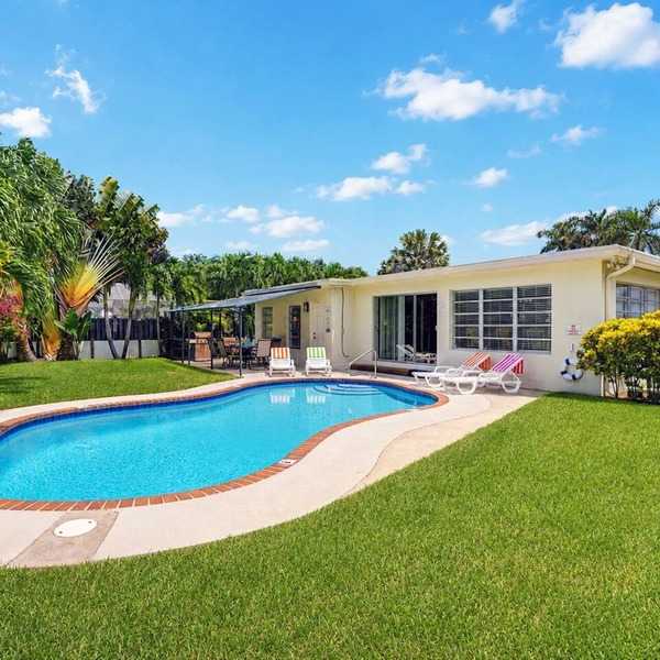 Best Area Spacious 4BR Heated Pool Mins To Beach