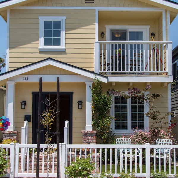 BEST LOCATION BEST HOUSE OLD TOWN BEACH HOUSE 1 MIN WALK TO SAND FAMILY FUN🏝️🌈 🌊