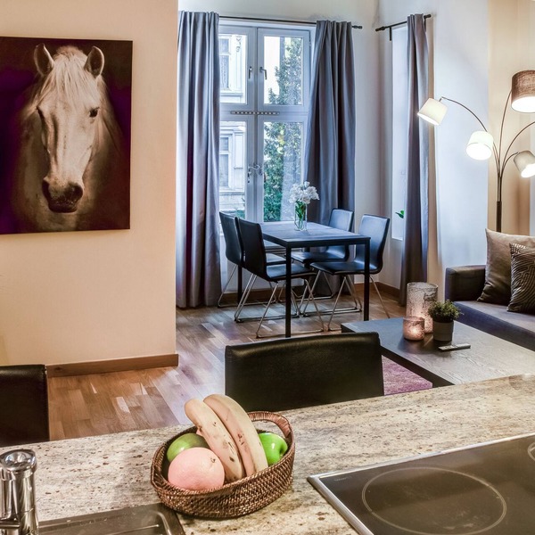 Best location II - quiet, cozy & 5 min to downtown