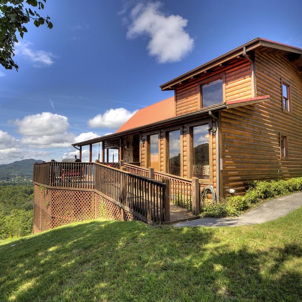 Best Panoramic Views! 5 min. to National Park - Sleeps 10 - Top 10%