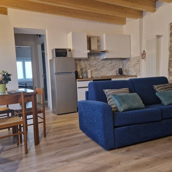 Between Mountains and Lake, Apartment in old mansion from 1800 on Lake Como