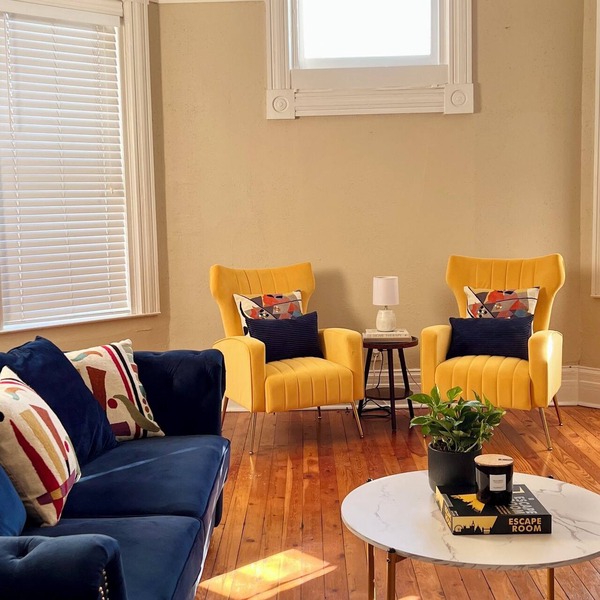 Big Groups Central Memphis stay-5BR/4BA w/Parking - Walk to FedEx Forum&Beale St