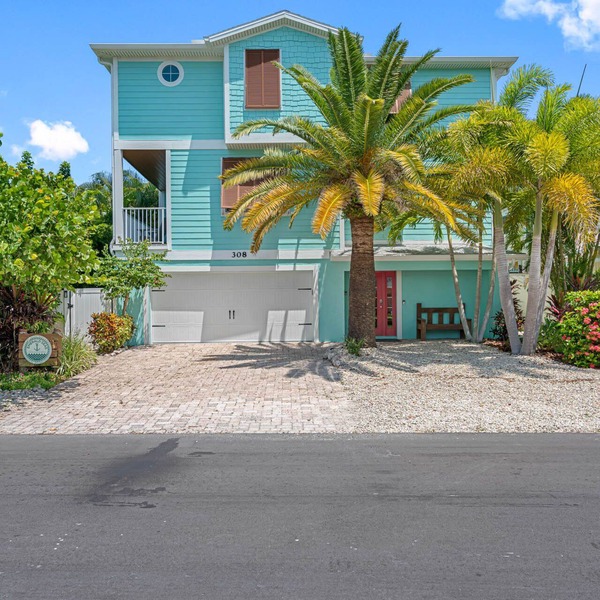 Big Luxury 6 bdrm, Pool, Spa, Bikes, Kayak, Reviews, Beach!