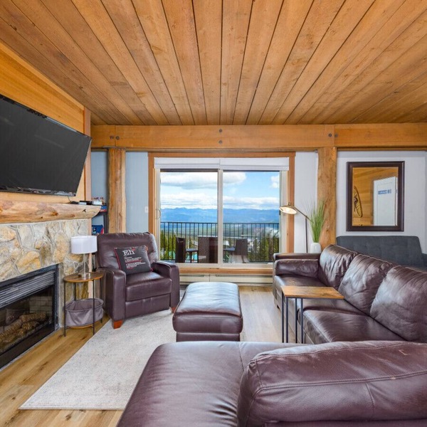 Big White Basecamp | Slope Access + Modern Comfort