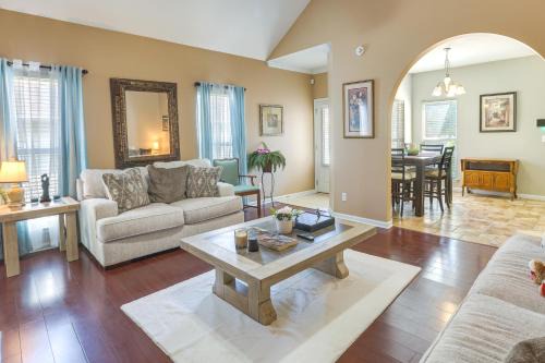 Birmingham Home w/Yard - 15 Mi to Downtown!