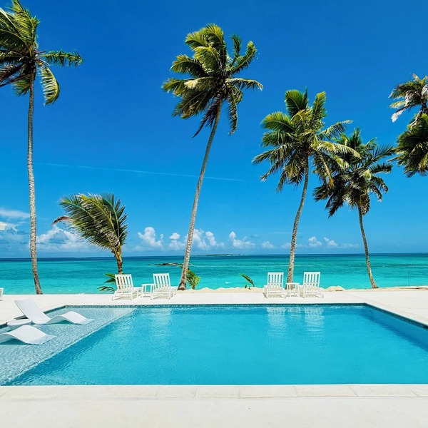 Blessing on the Bay - Brand New 4 bedroom Luxury Beachfront house