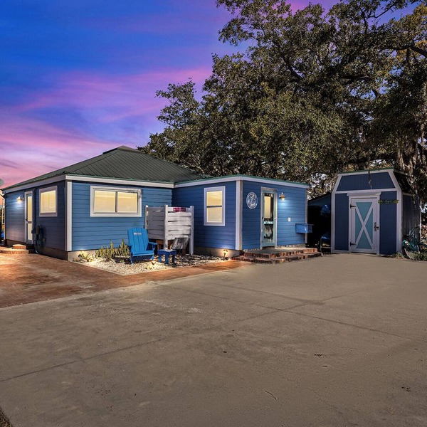 Blue Chair - Waterfront Dock w/Golf Cart Included